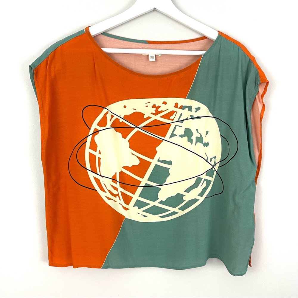 Urban Outfitters Silence + Noise World Globe Graphic Crop Top Blouse
